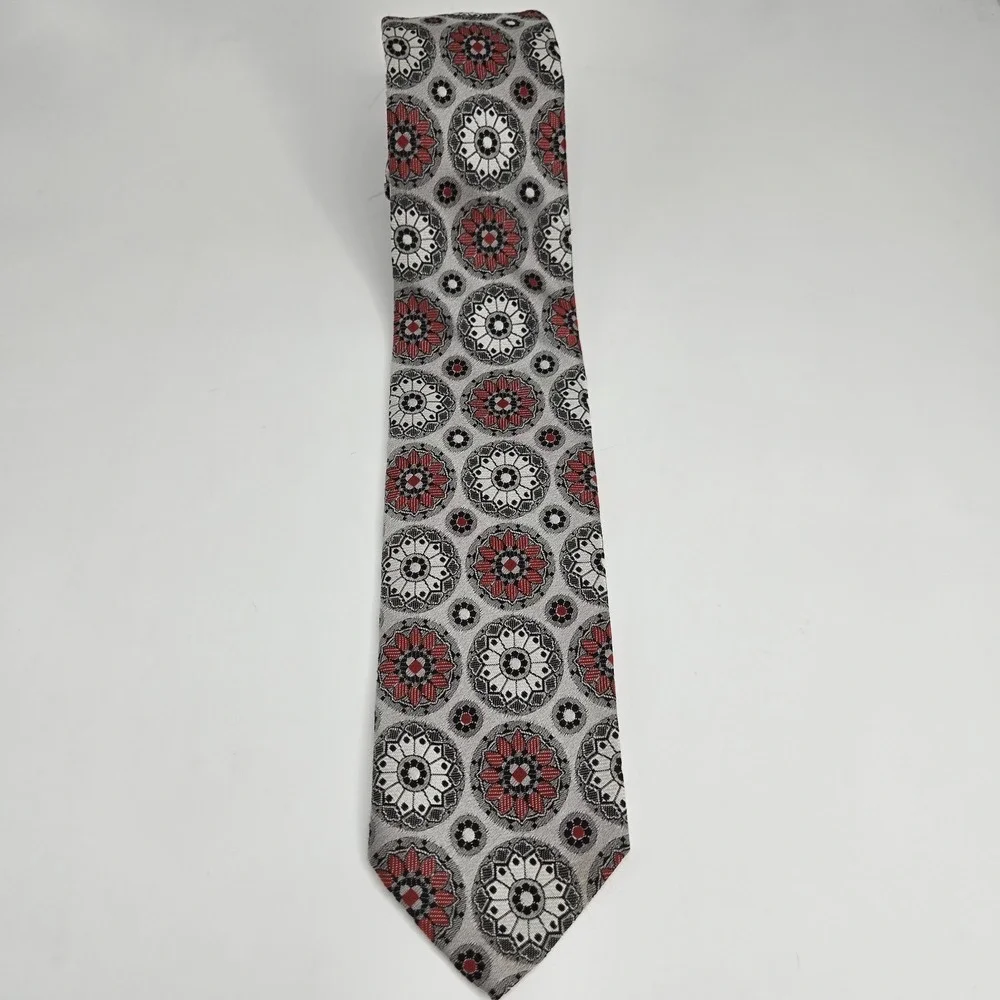 VTG Shillito's Men's Tie Retro Geometric Medallion Silver Red Mod 3